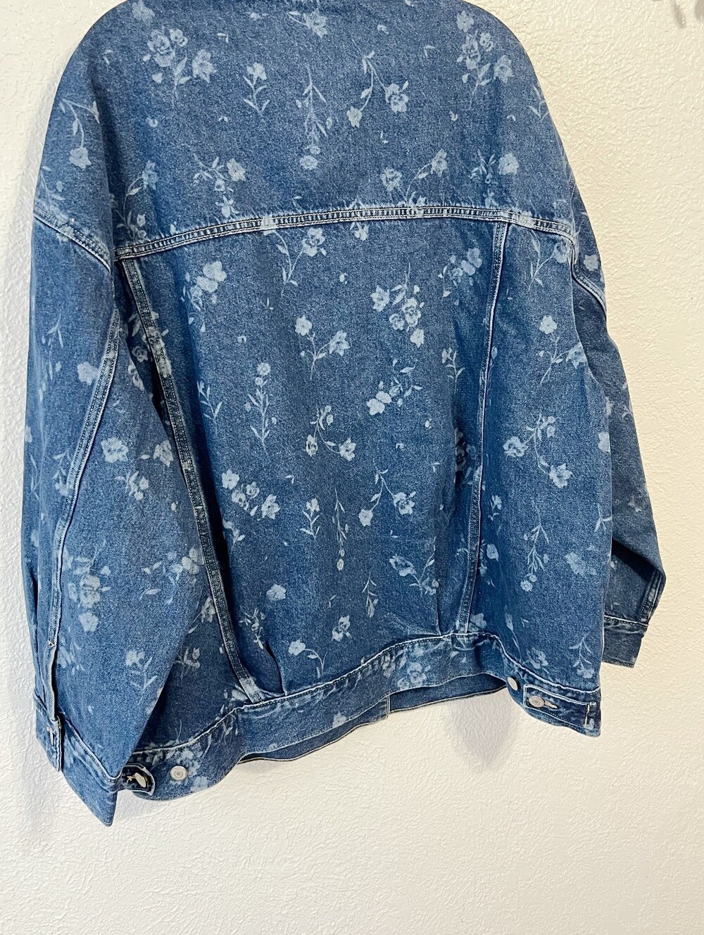 LAST PRICE DROP NEW Old Navy Floral Oversized Denim Jacket $15 IS FIRM & FINAL - Picture 10 of 10
